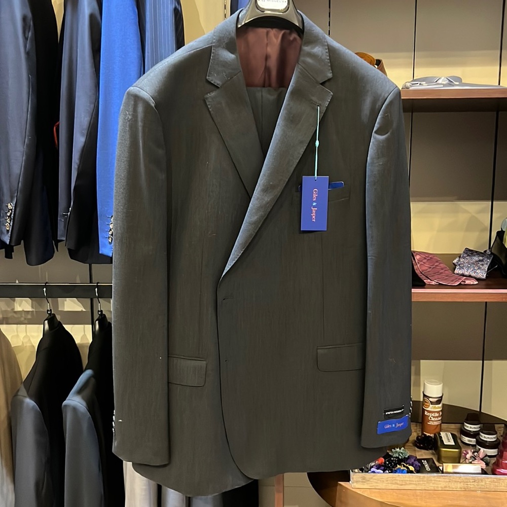 Men's Private Label 2-Piece Gray Suit - Ultra Motion High Performance Wool